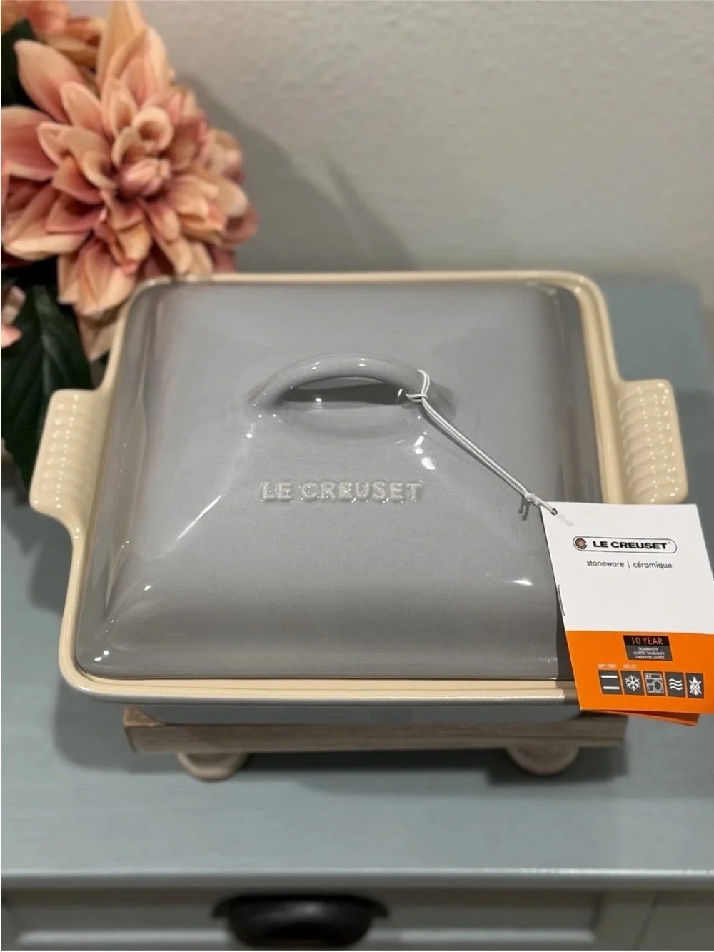 Le Creuset French Grey/Mist Gray 23cm Square Heritage Dish With Lid 9